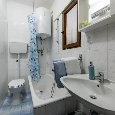 Marina In - Haus Fuer 6 Personen Ferienhaus
